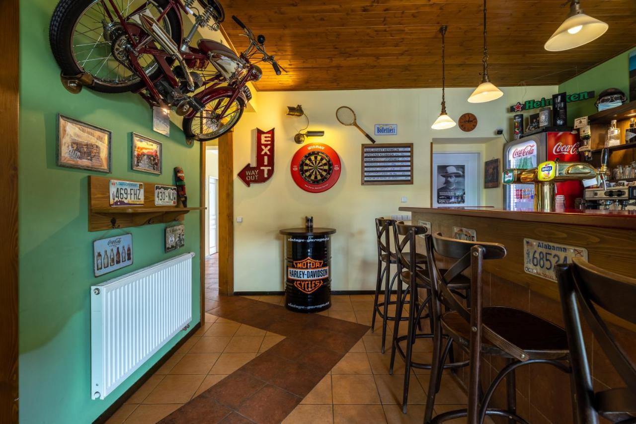 Penzion Rodos - Cafe Praga Exterior foto