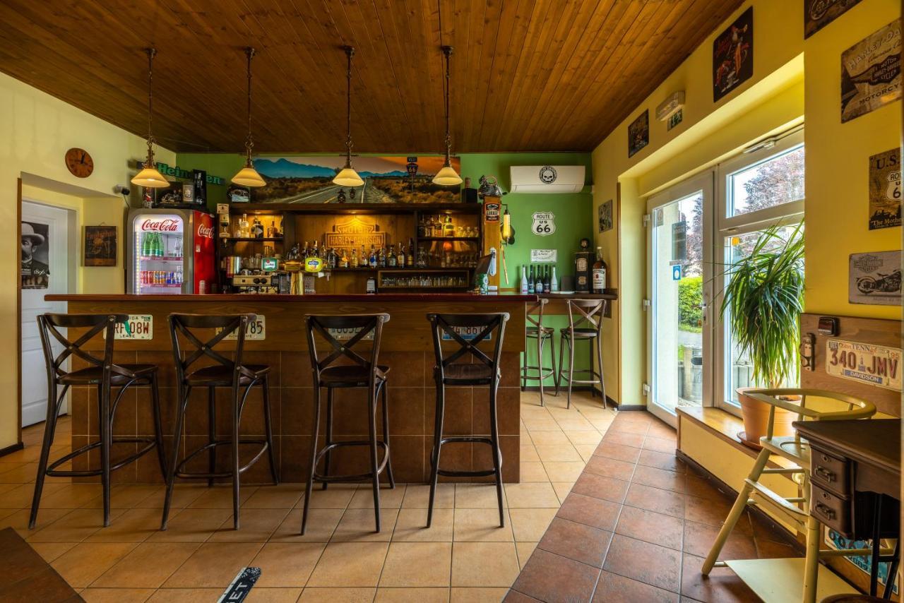 Penzion Rodos - Cafe Praga Exterior foto
