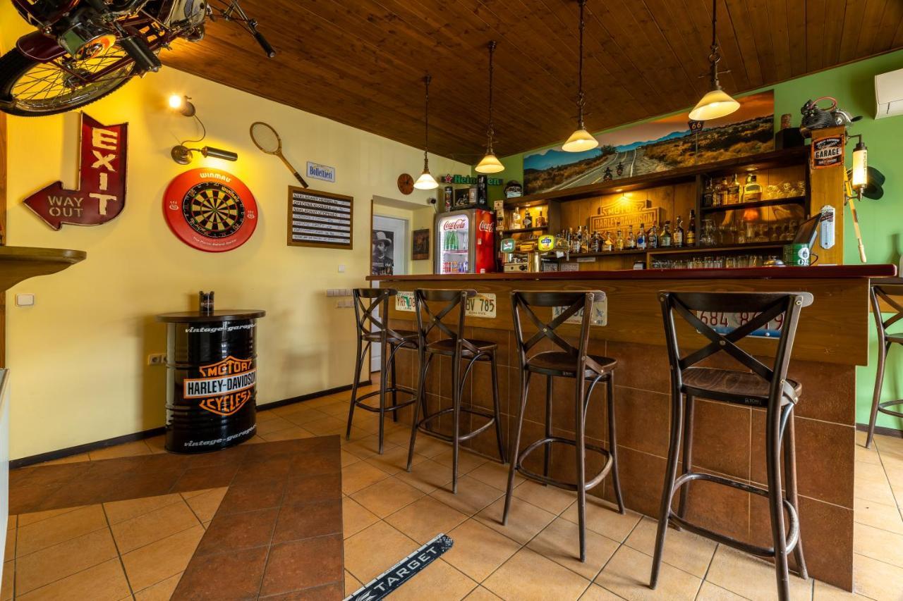 Penzion Rodos - Cafe Praga Exterior foto